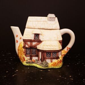 Annie Rowe Cottage Teapot Vintage Hand-Painted English Fall Autumn Decor